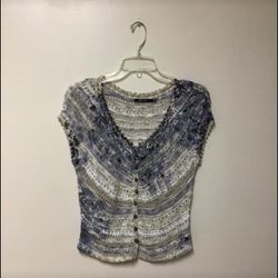 Women’s NIE + ZOE (Anthropologie) Cotton blend button front cap sleeve top… Size petite