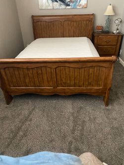 Queen Sleigh Bed frame w/Nightstand
