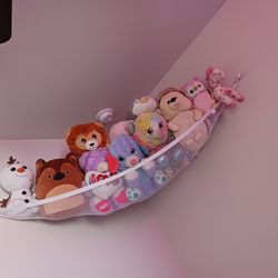 Hanging Net With Plushes