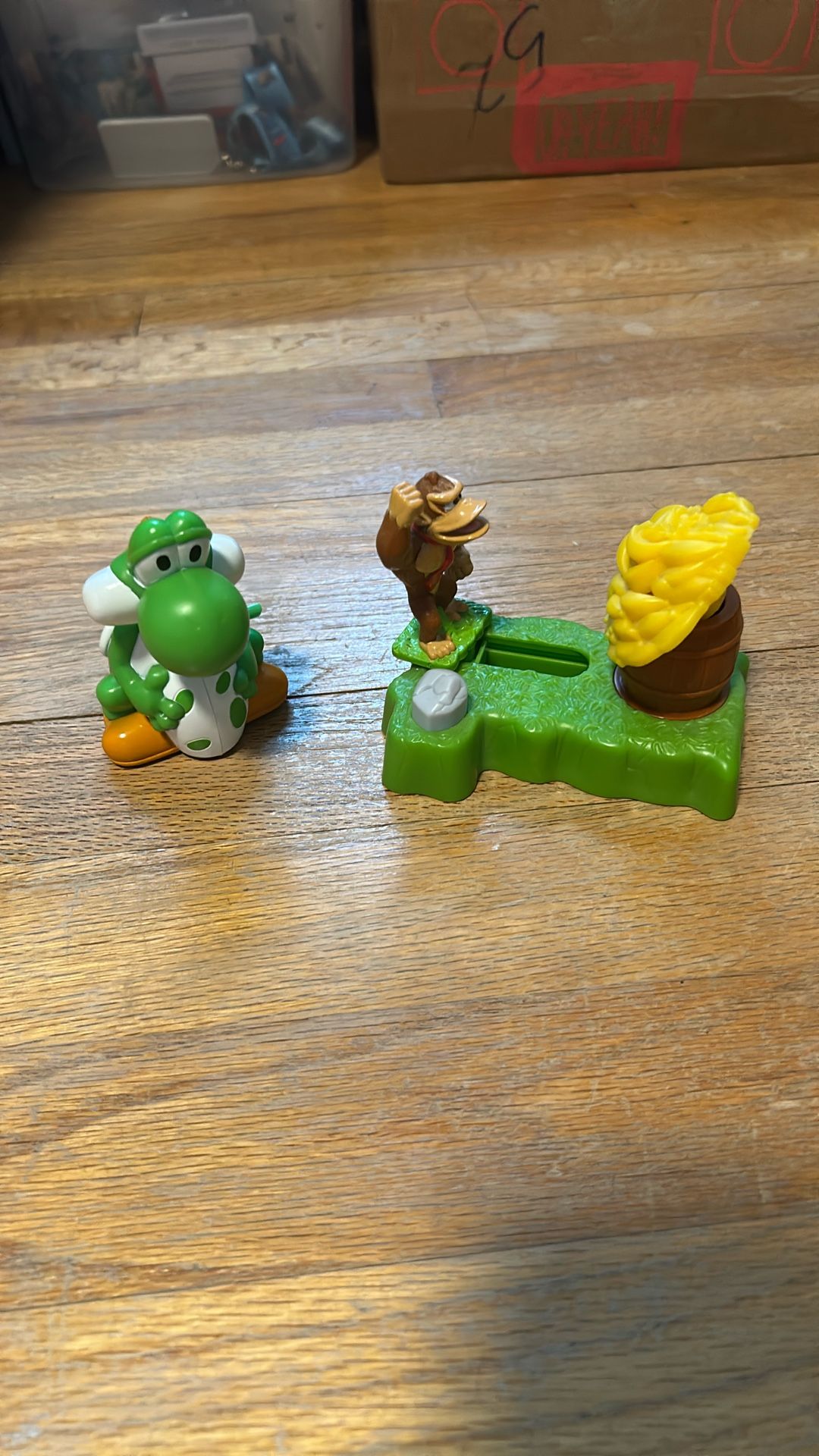 Nintendo Superstars Burger King Toy Yoshi And Donkey Kong