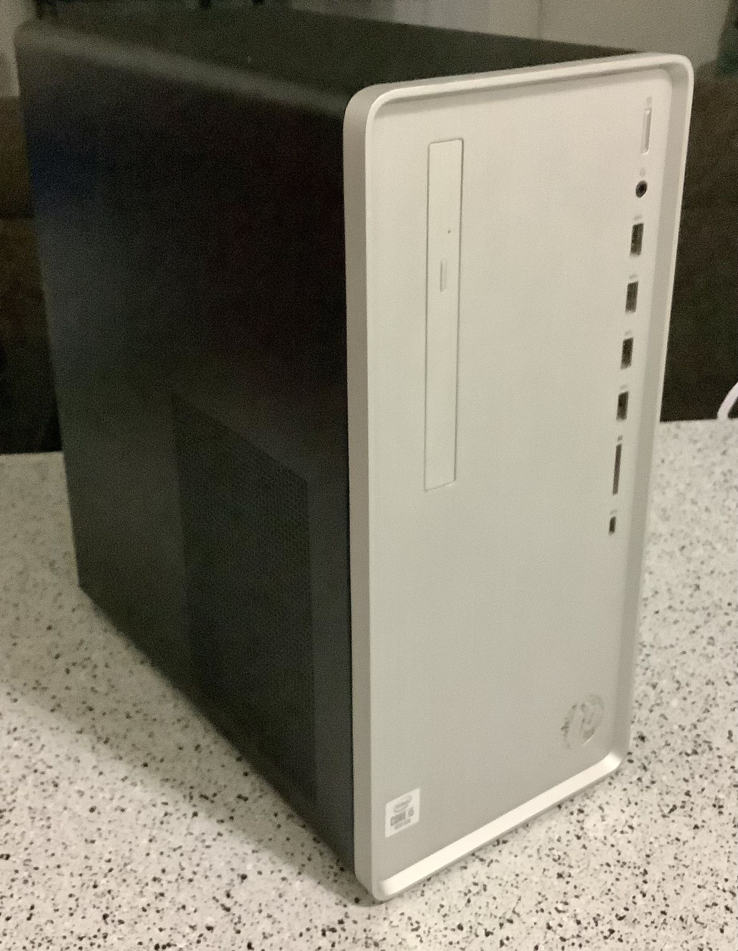 HP Pavilion Desktop TP01-1016 Intel i5 10th Generation