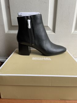 MICHAEL KORS boots (size 9.5)