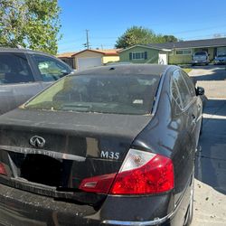 2009 Infiniti M35 (Parts Only)