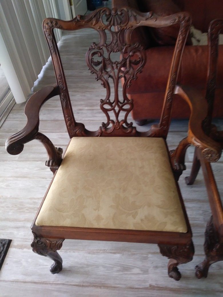 Vintage Chippendale 8 Dinning Chairs