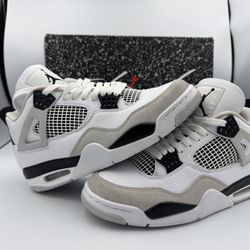 PREOWNED Jordan 4 Military Black Size 8.5M/10W