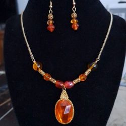 Jewelry- Necklace/ Earring Set