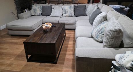 Large Gray Fabric Sectional Sofa with Chaise