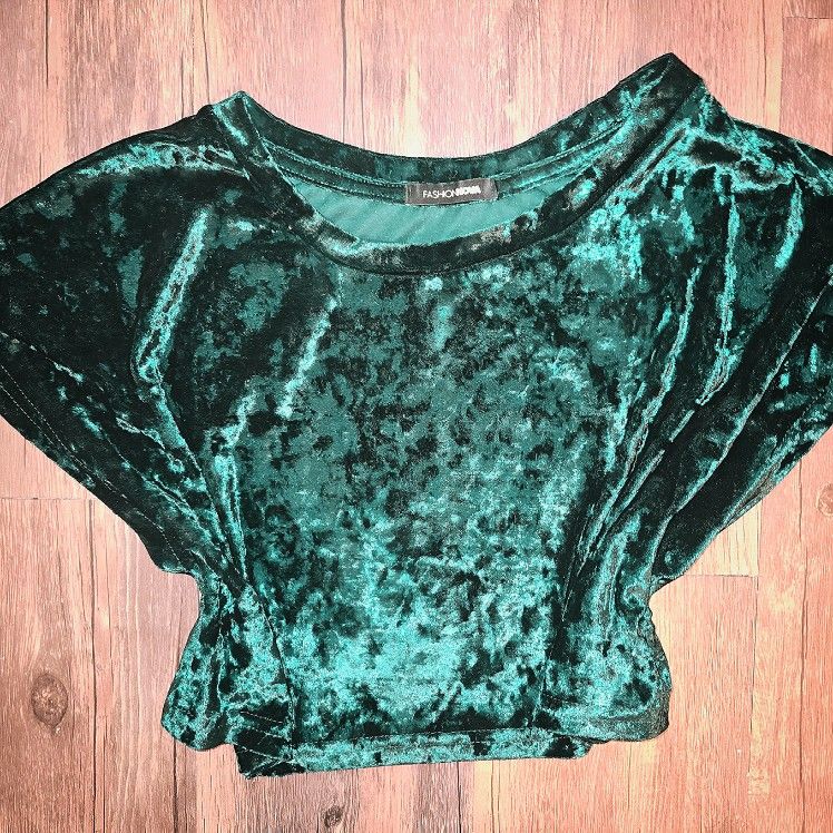 Fashion Nova Green Crushed Velvet Top L