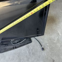 LG Flat Screen Tv 37 Inch With Remote 