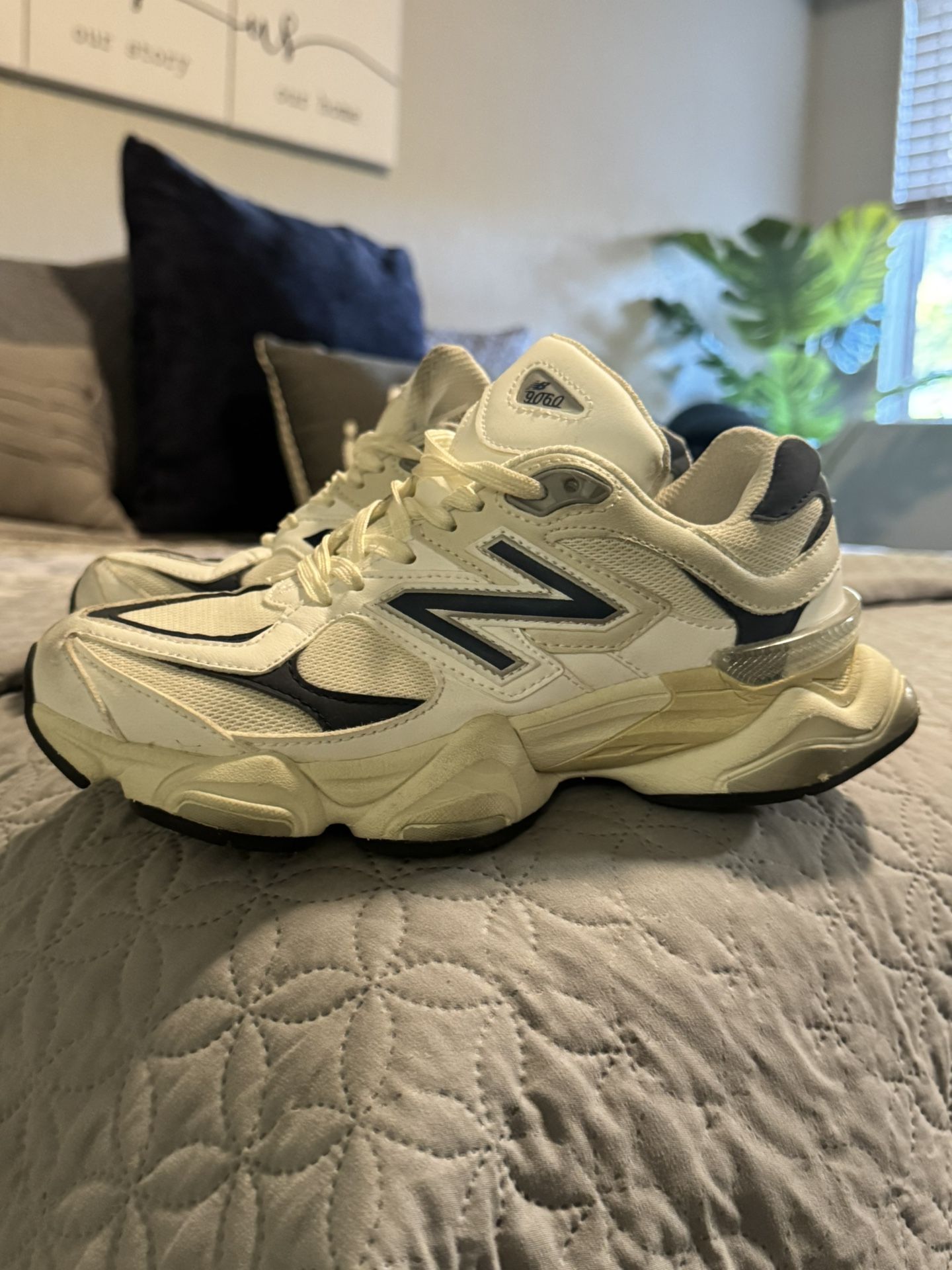 New Balance 9030 7 1/2 Women