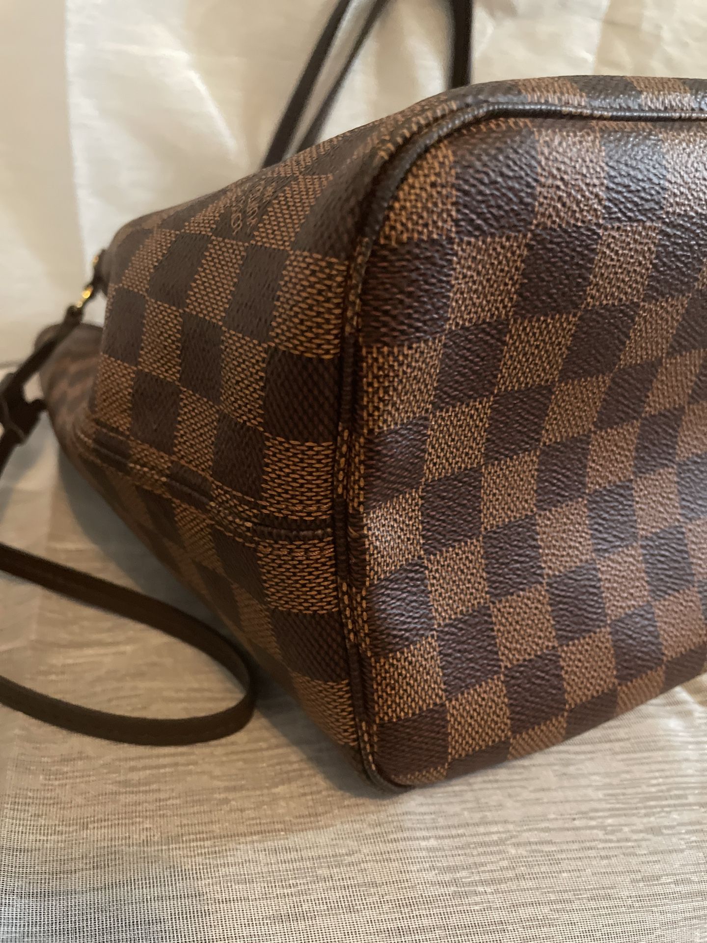 Louis Vuitton Neverfull Tote Dameir MM for Sale in West Babylon, NY -  OfferUp