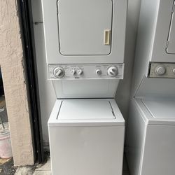 Washer and Dryer Kenmore 24” combo