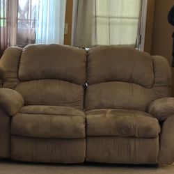 2 Seater Recliner (Rocker) Pickup Today!!!