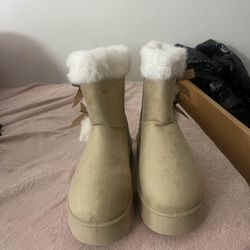 Tan Winter Boots Size 9 Womens