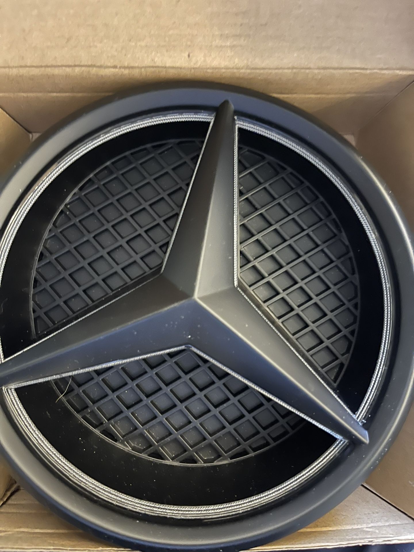 Mercedes Light Up Logo