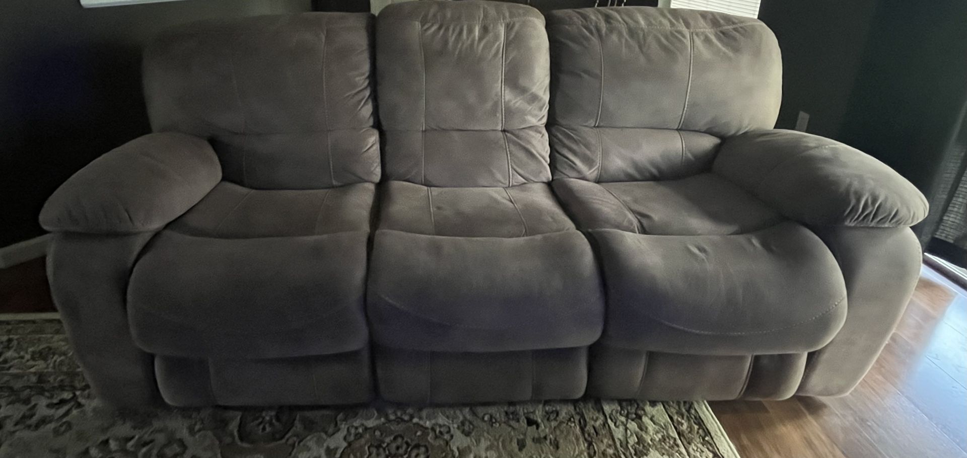 Clean Reclining Sofa & Love Seat (click on pictures for full view)
