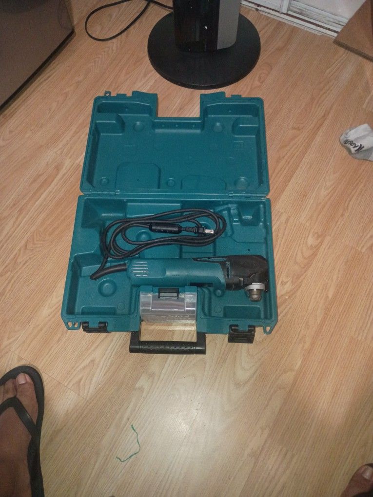 Makita Multi Tool Kit