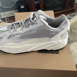 adidas Yeezy 700 V2 Static Size 3.5 Kids