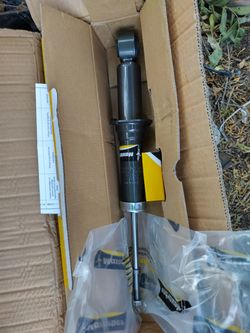 Parts 2009 Toyota Corolla struts shocks