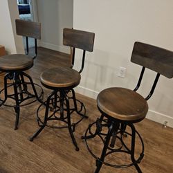 Bed Couch And Chairs 