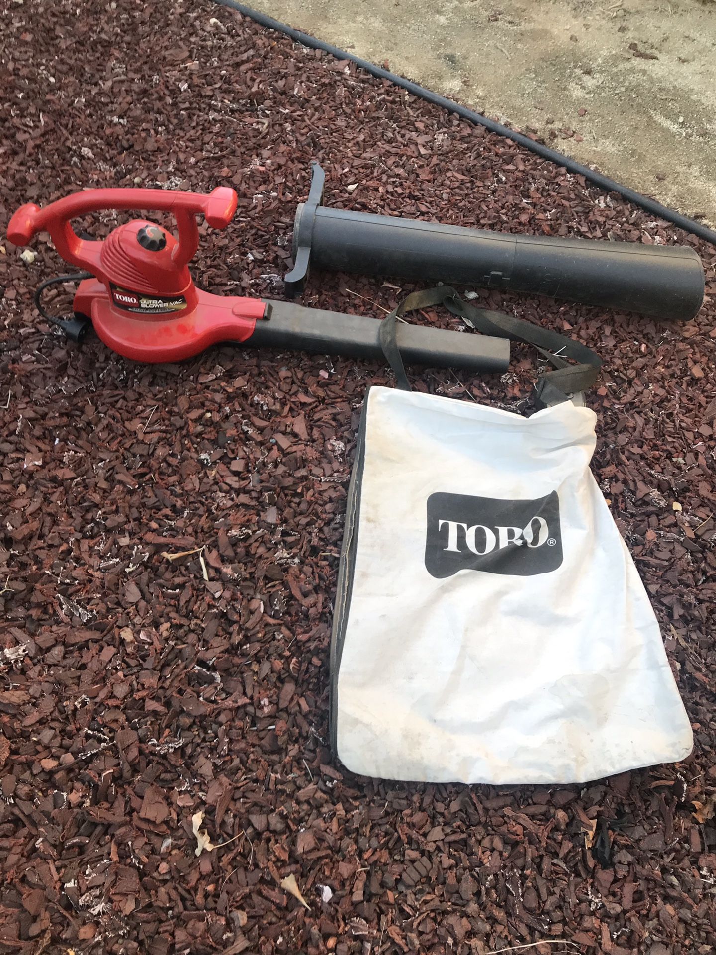 Toro electric leaf blower and vacuum combo