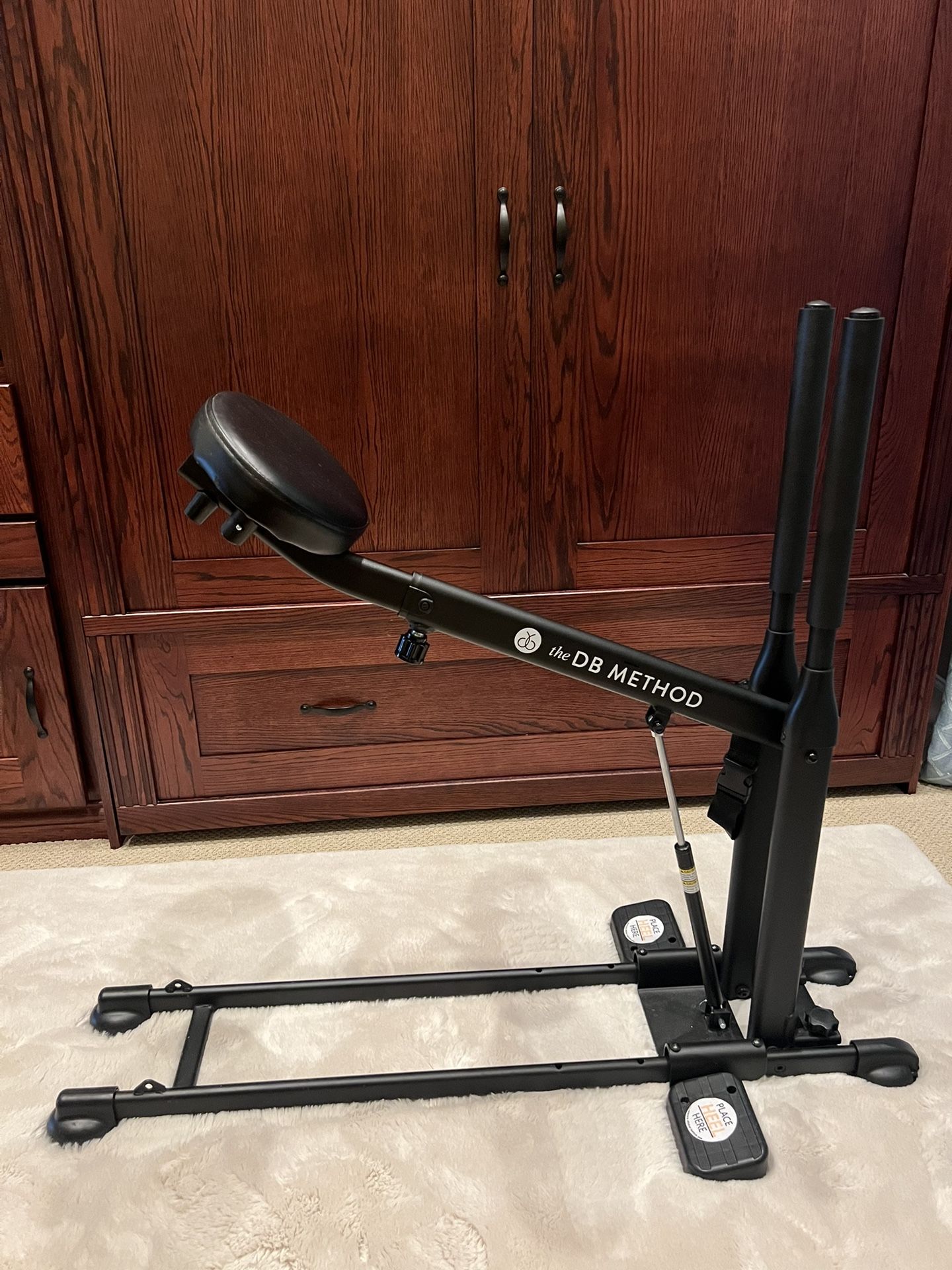 DB Method Squat Machine