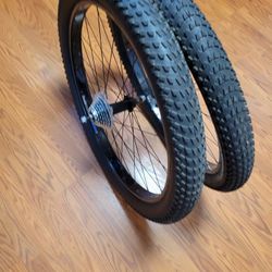 Pair Of 26 × 3.0 Tires and Rims