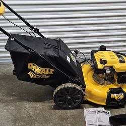 Dewalt 196cc Comercial Engine Lawnmower