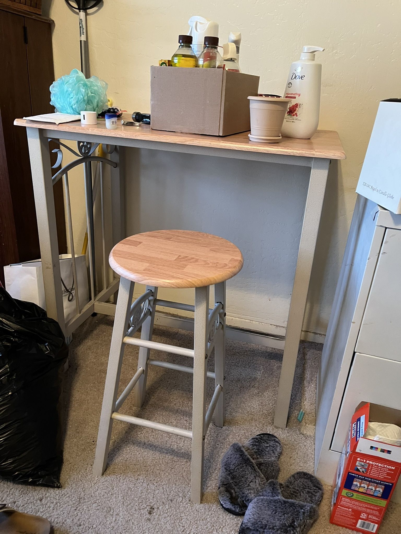 (pending Pickup) FREE Skinny Table With Stool