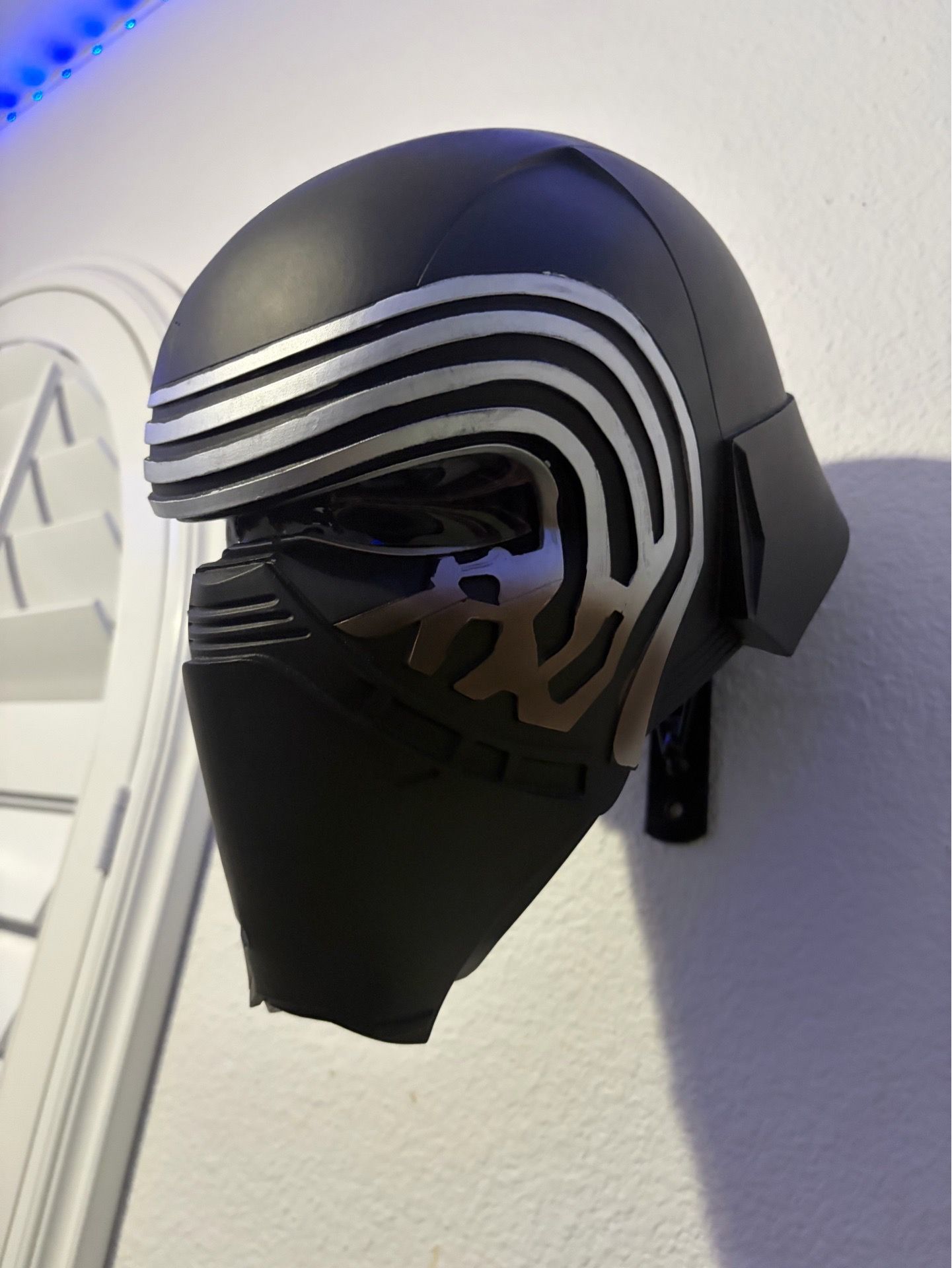 Kylo ren helmet