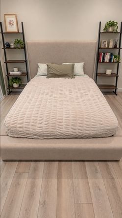 Nate Berkus + Jeremiah Brent Porto Queen Storage Bed – Living Spaces – $1,795 Retail