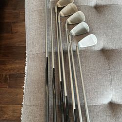 An Iron Set of Ping Golf Club 
