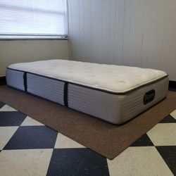 Twin size mattress - can DELIVER almost anywhere for $20 extra - please see all photos and read everything 🙂