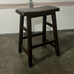 FREE Wooden Stool (Furniture)