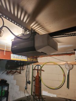 GENIE PRO GARAGE DOOR OPENER