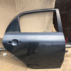 2009-2013 Toyota Corolla Rear Right Door Oem 