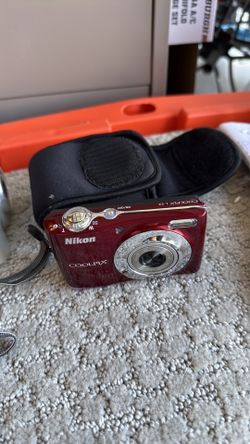 Nikon camera coolpixl22