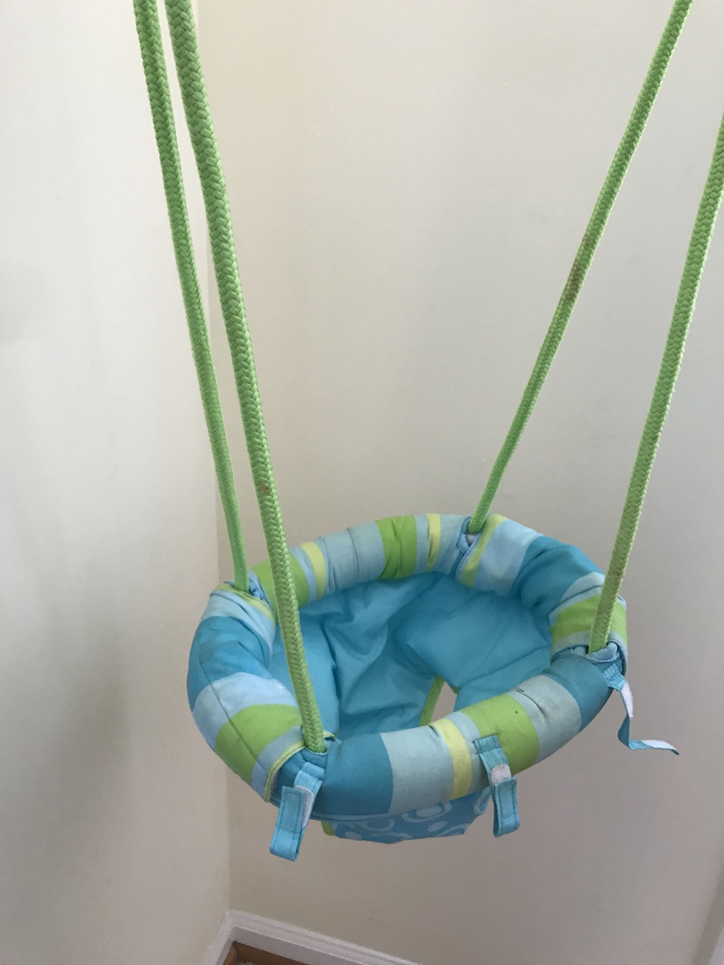 Baby swing/toys