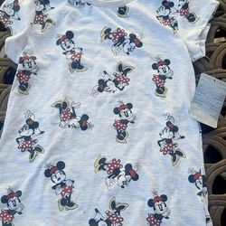 Disney store girl tshirt 7/8