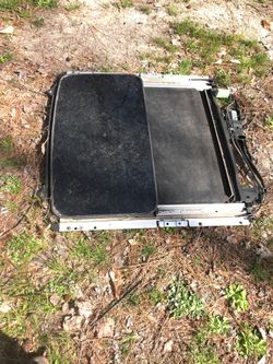 2007 Dodge Charger sunroom Assembly