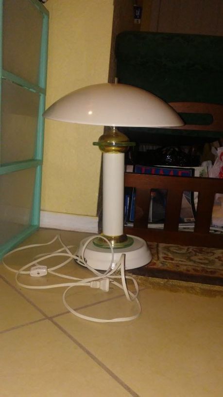 White table lamp metal shade