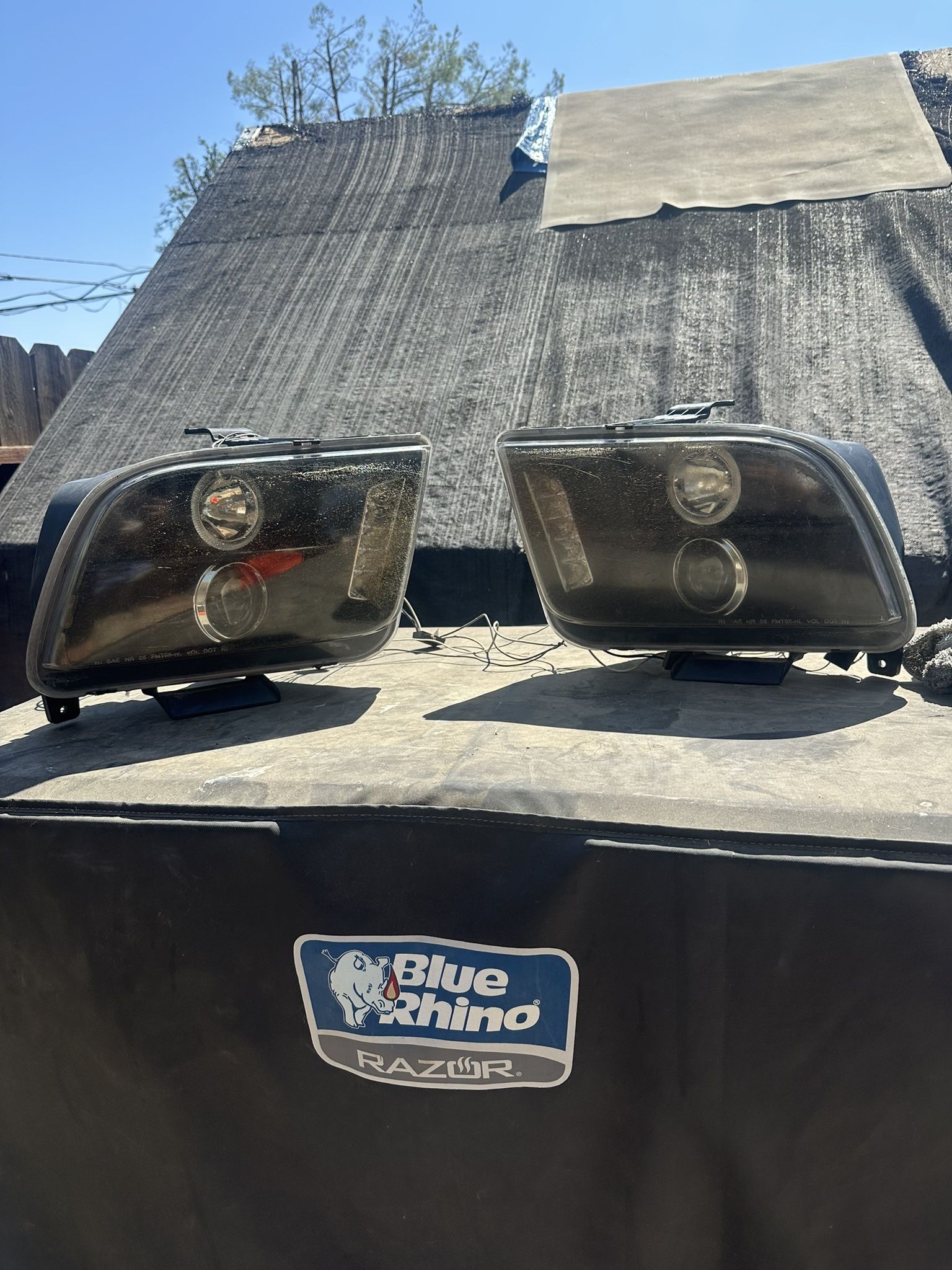Used 2006 Ford Mustang Headlights