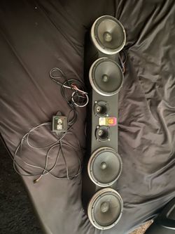 Speaker rack with ring lights