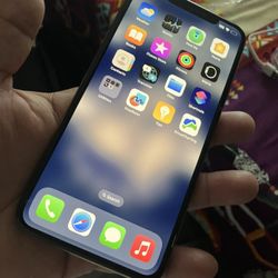 Unlocked iPhone Xs Max 
