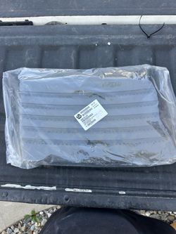 Hood grill for 2500hd