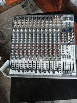 Behringer mixer 9