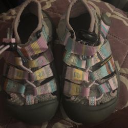 KEEN  Toddlers Easy On Sandals. Size 8C