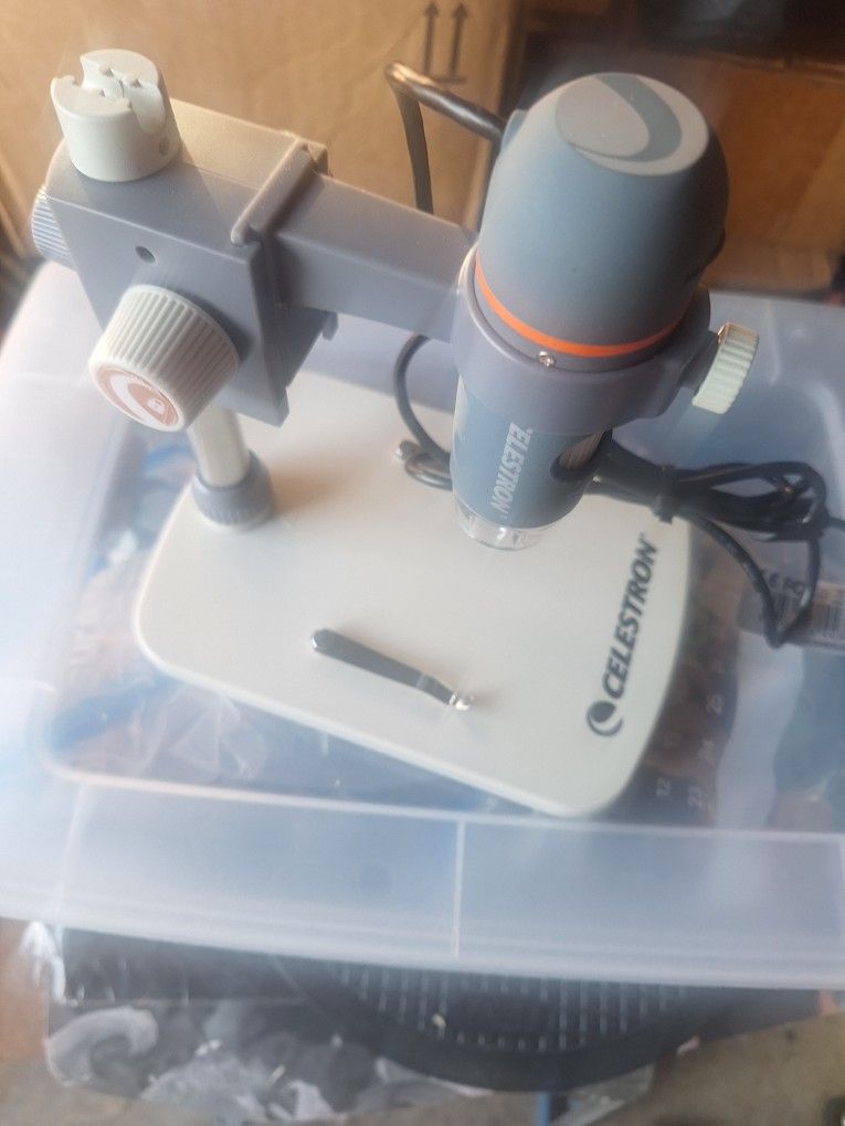 Celesron Digital Microscope, Nearly New, Has Dimmer Built In Adjustable Light .