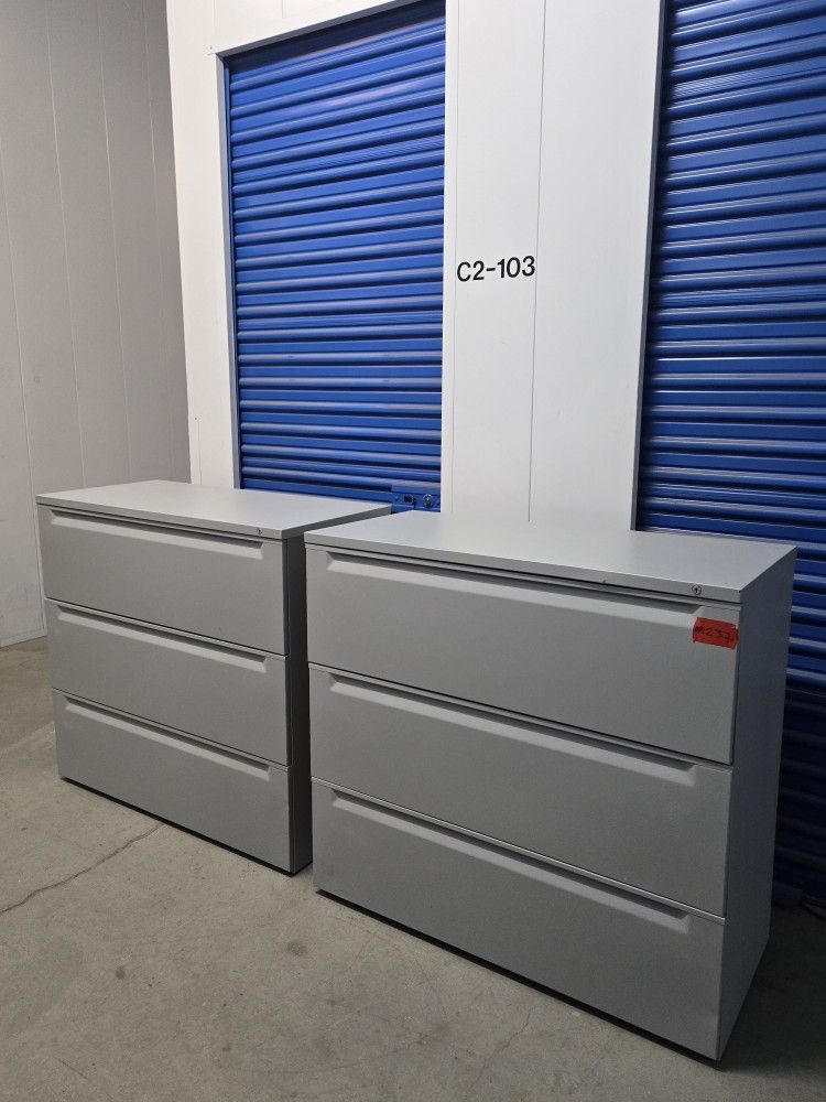 Solid Metal File Cabinet With Key By Herman Miller 