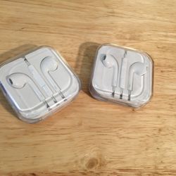 2 pair of wired ear buds